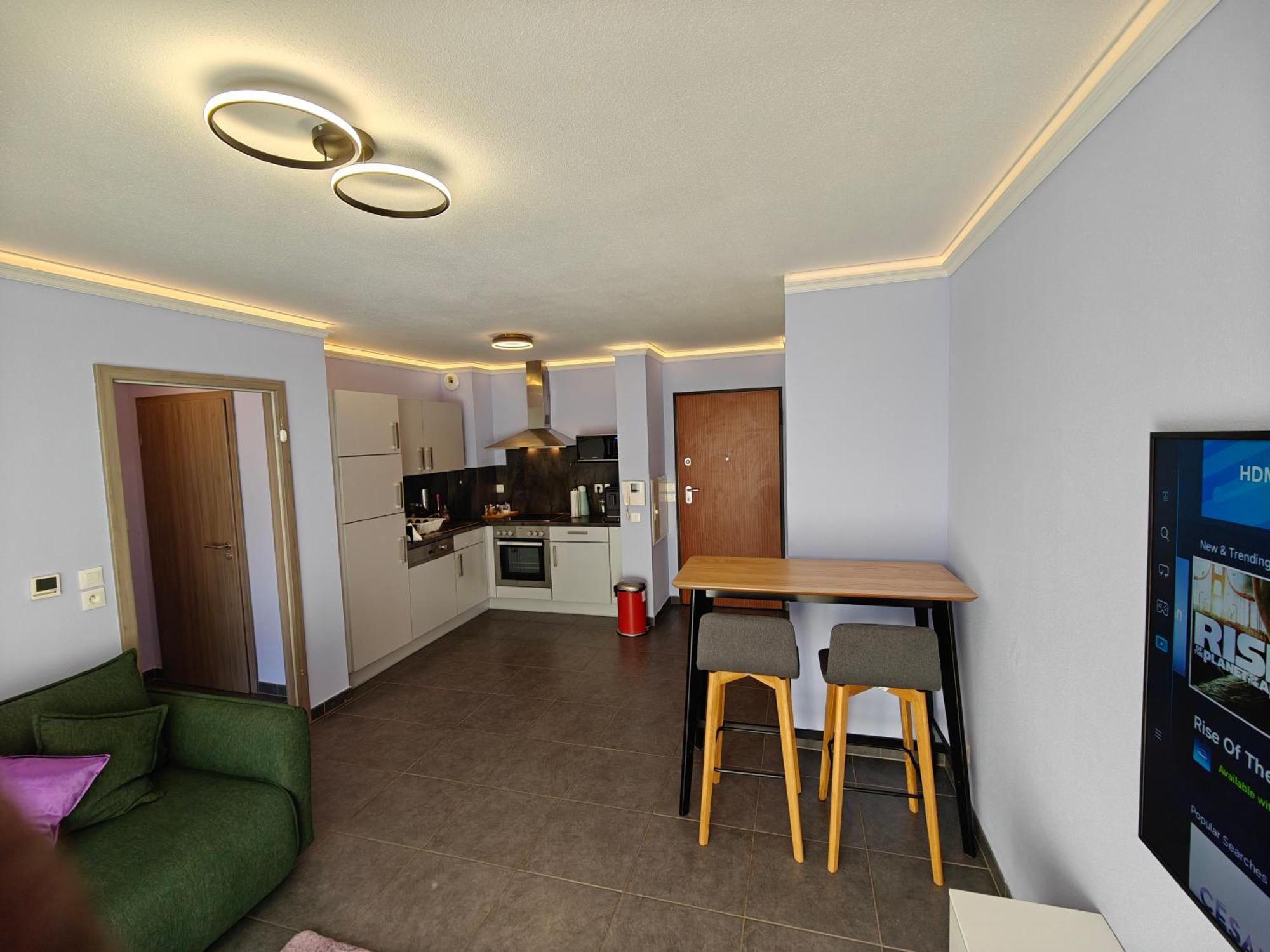 Charming With Garden, Free Parking Near Basel, Airport, Ger'many, France,
